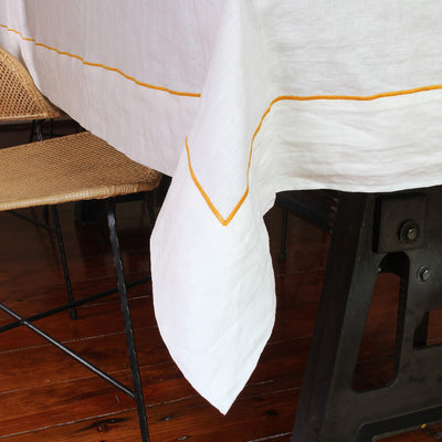 linen tablecloth with bourdon border 