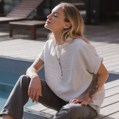 Linen blouse with short sleeves "Flor" stone grey
